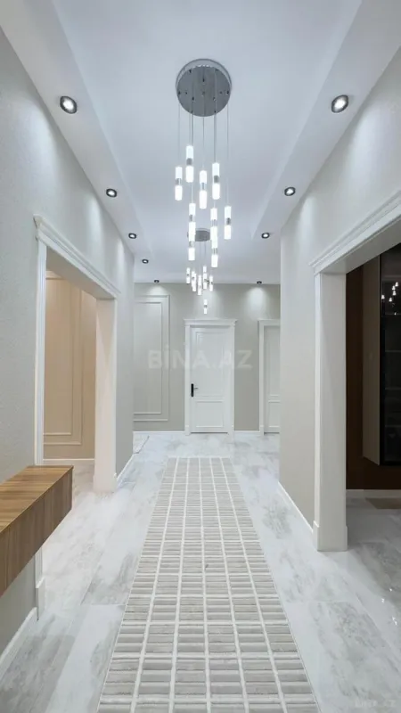 Satılır 5 otaqlı həyət evi 270 m²