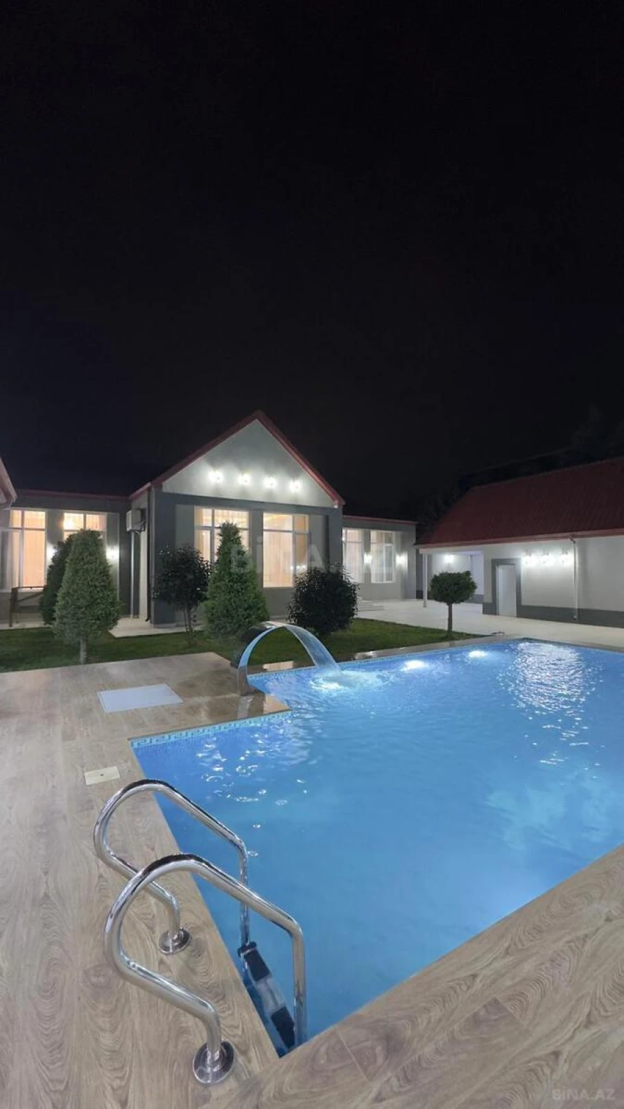 Satılır 5 otaqlı həyət evi 270 m²