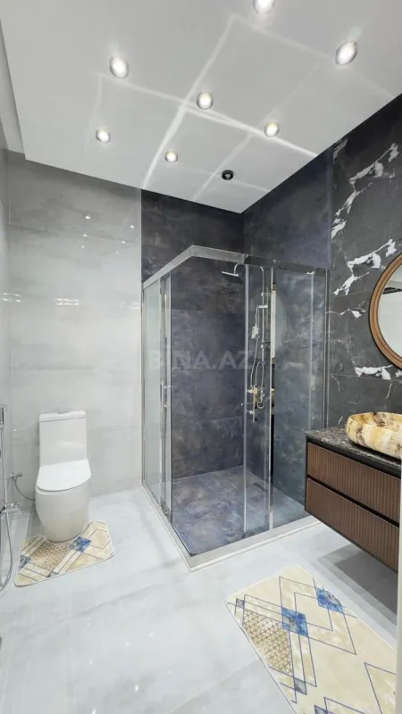 Satılır 5 otaqlı həyət evi 270 m²