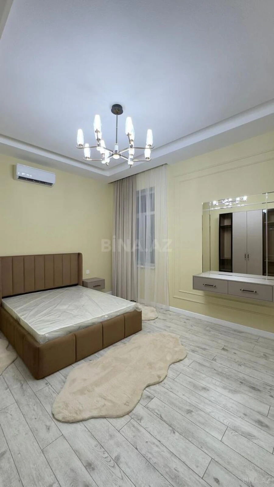 Satılır 5 otaqlı həyət evi 270 m²