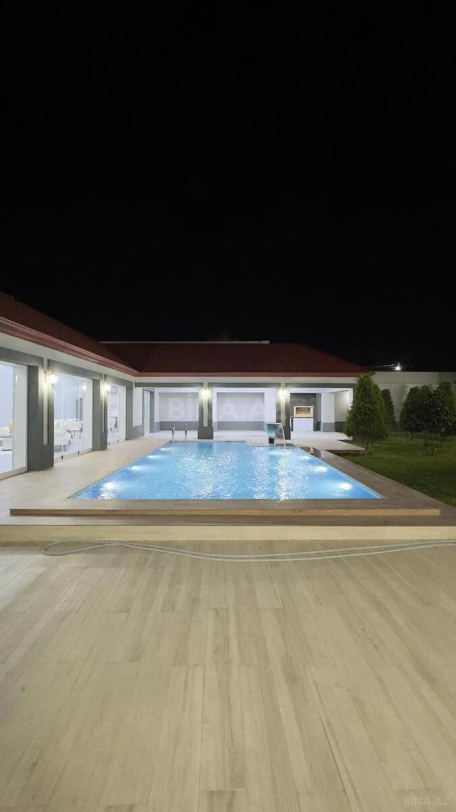 Satılır 5 otaqlı həyət evi 270 m²