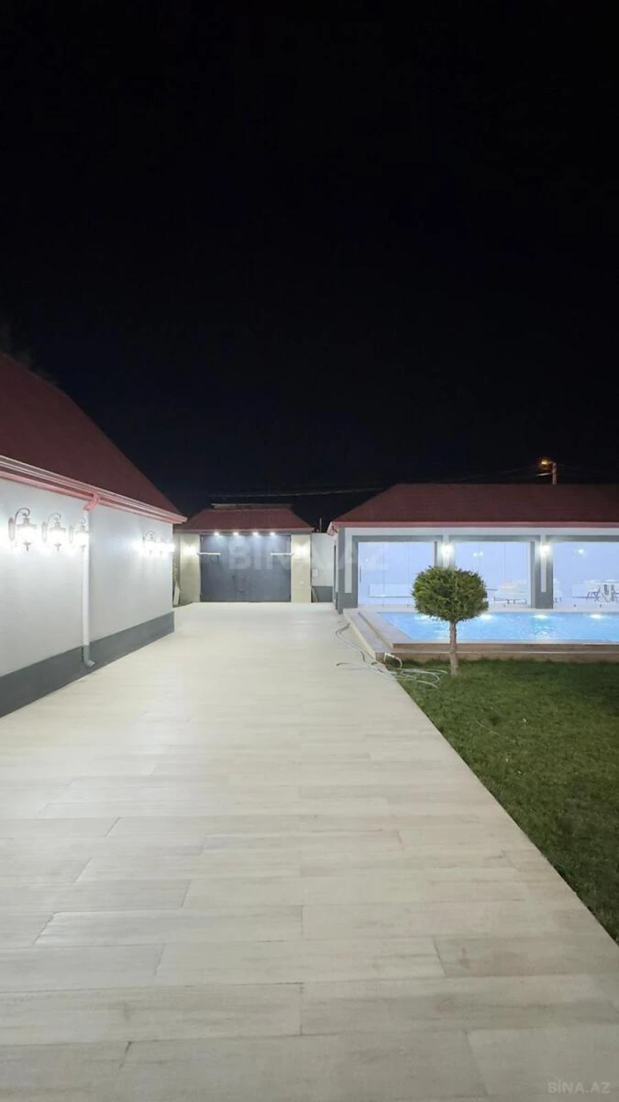 Satılır 5 otaqlı həyət evi 270 m²