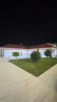 Satılır 5 otaqlı həyət evi 270 m²