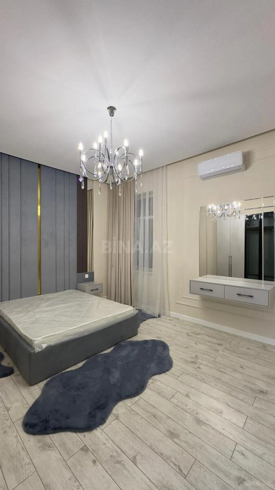 Satılır 5 otaqlı həyət evi 270 m²