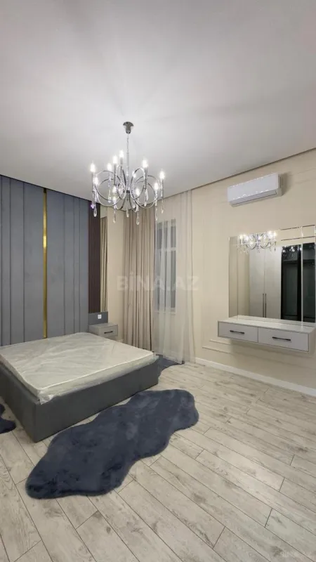 Satılır 5 otaqlı həyət evi 270 m²
