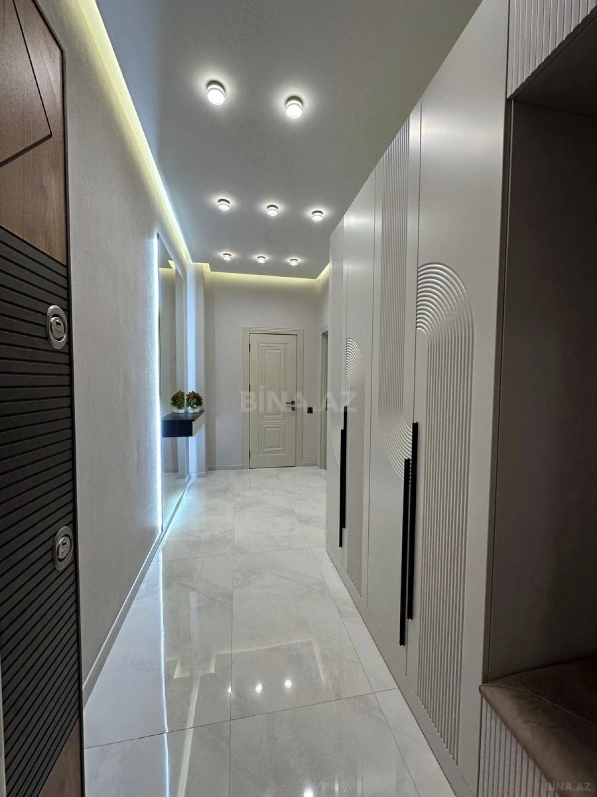Satılır 2 otaqlı mənzil 55 m²