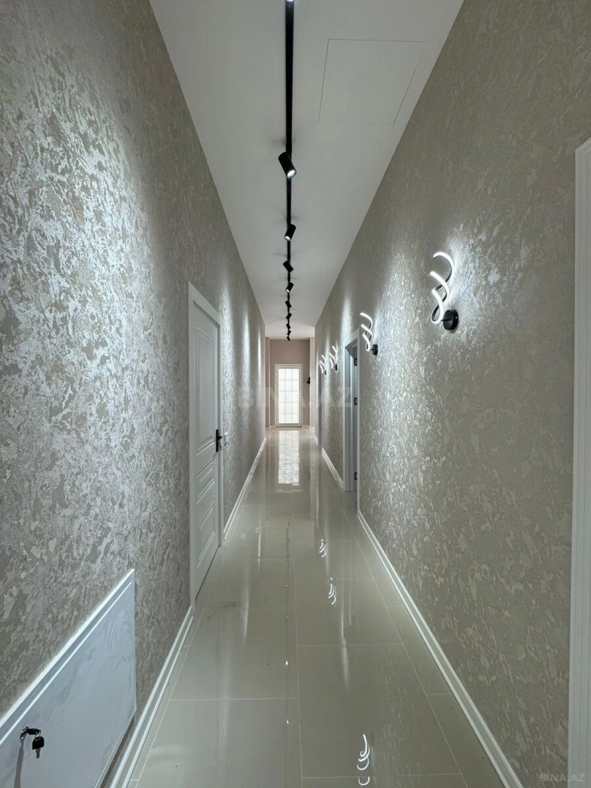 Satılır 4 otaqlı həyət evi 140 m²
