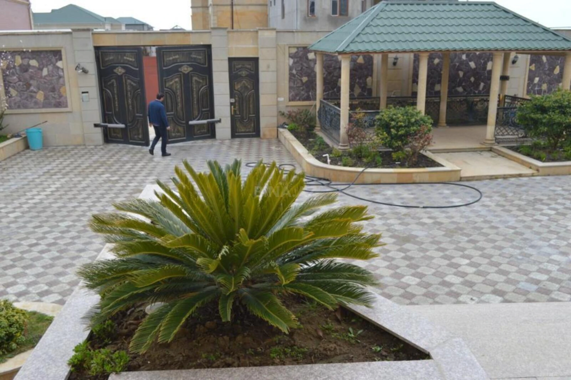 Satılır 7 otaqlı həyət evi 600 m²