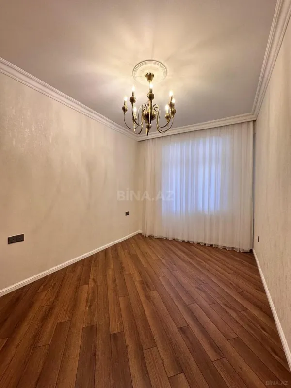 Satılır 3 otaqlı mənzil 110 m²
