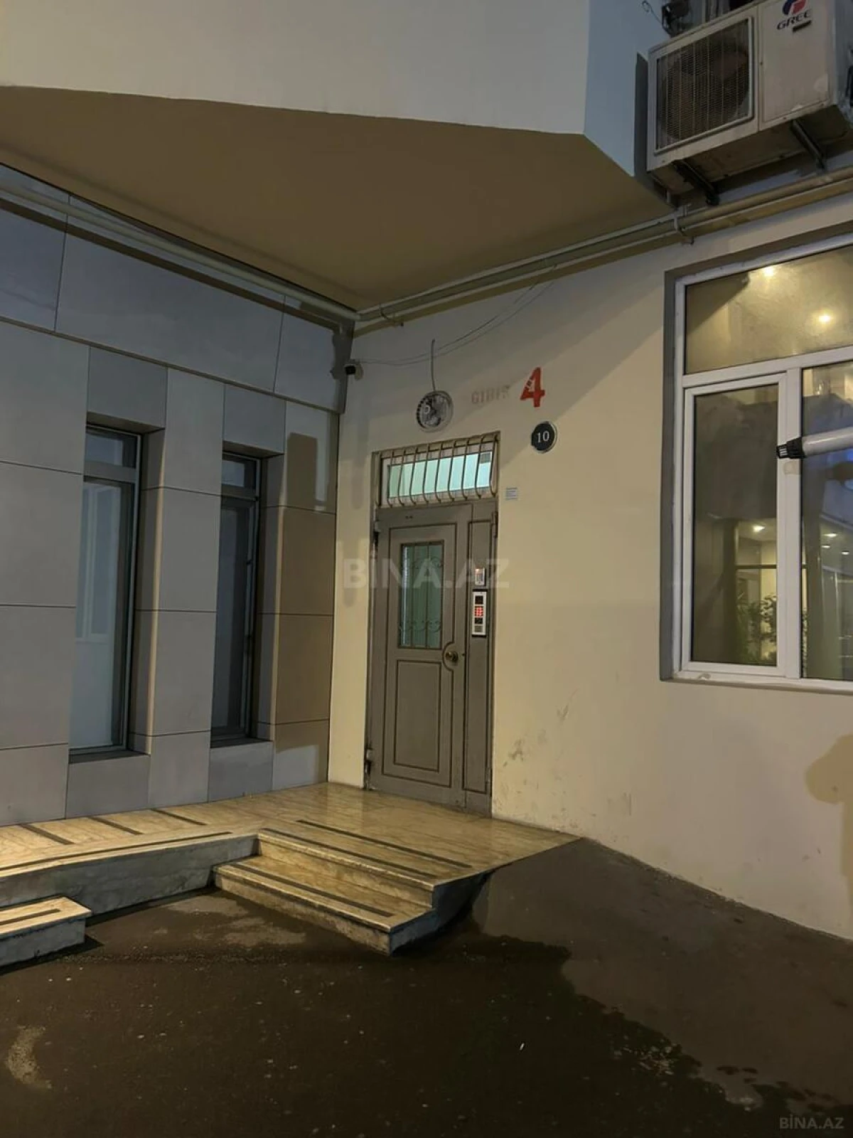 Satılır 2 otaqlı mənzil 100 m²