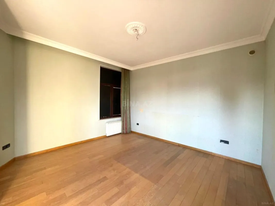 Satılır 3 otaqlı mənzil 138 m²