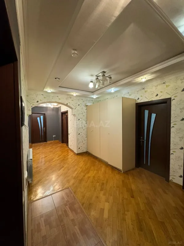 Kirayə verilir 3 otaqlı mənzil 135 m²