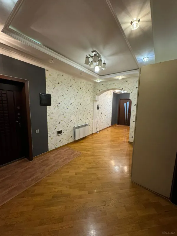 Kirayə verilir 3 otaqlı mənzil 135 m²