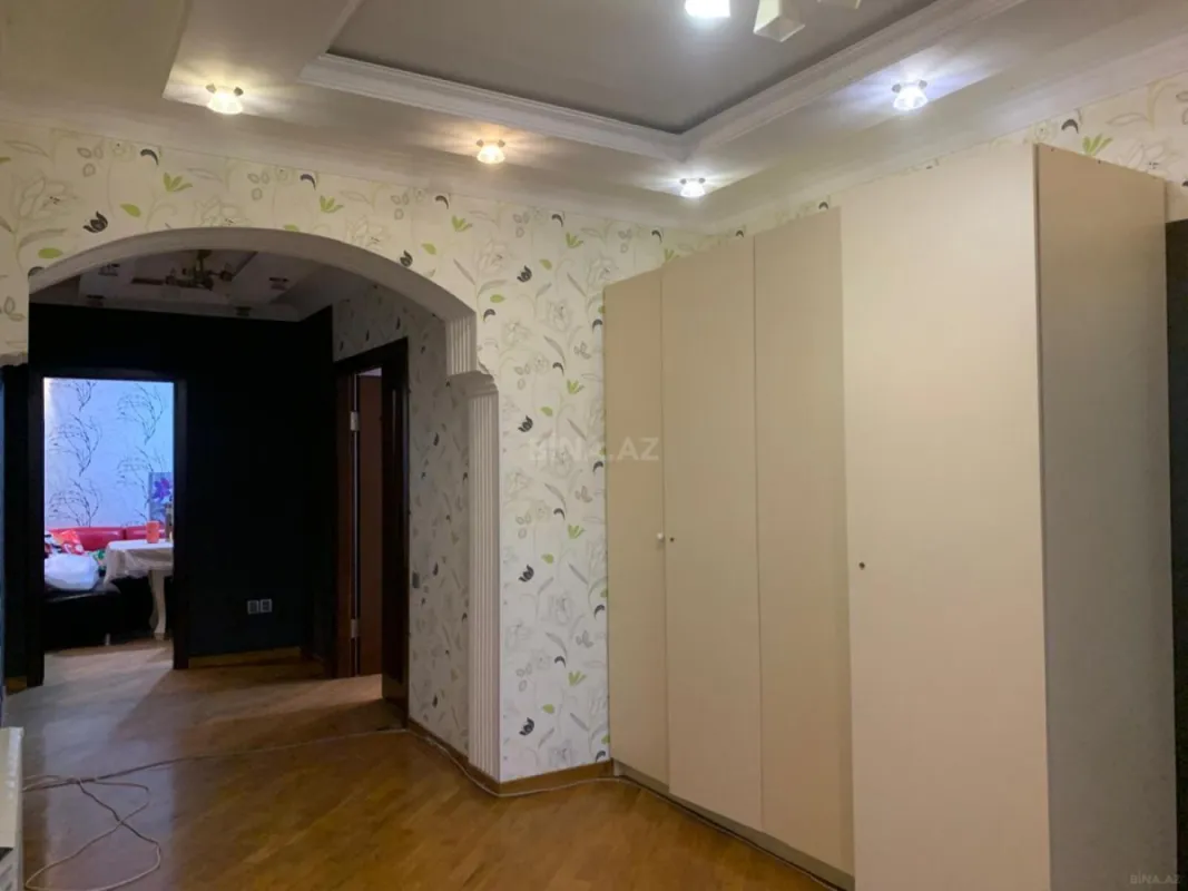 Kirayə verilir 3 otaqlı mənzil 135 m²