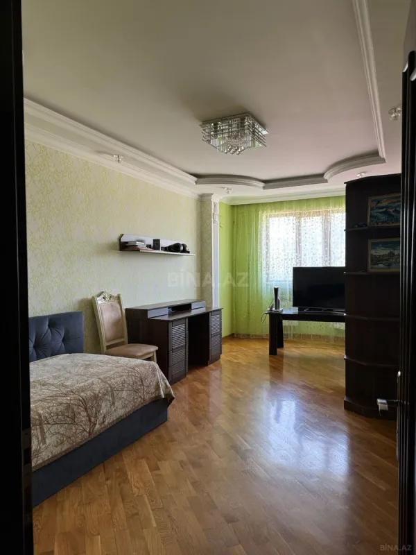 Kirayə verilir 3 otaqlı mənzil 135 m²