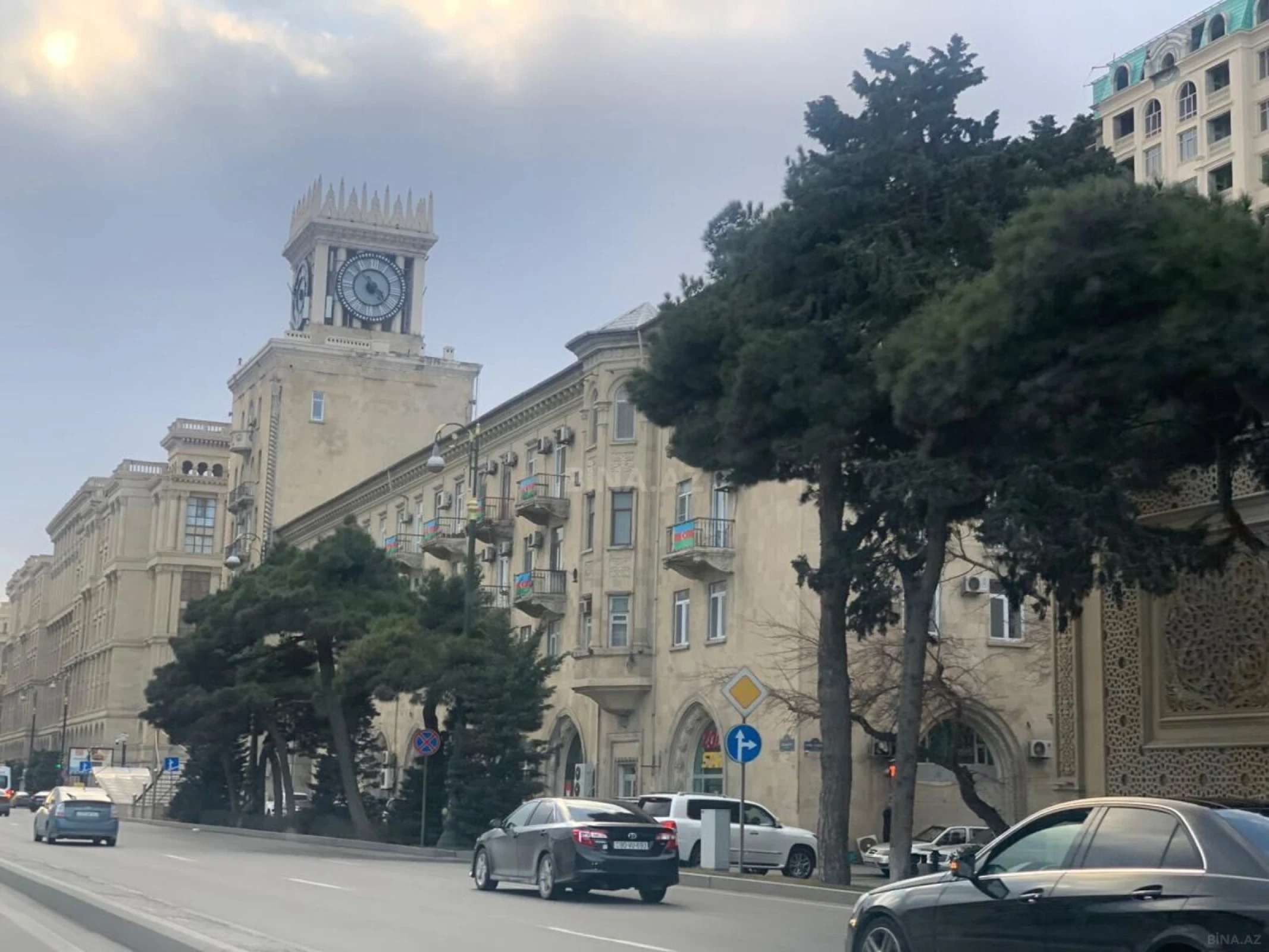 Kirayə verilir 3 otaqlı mənzil 135 m²