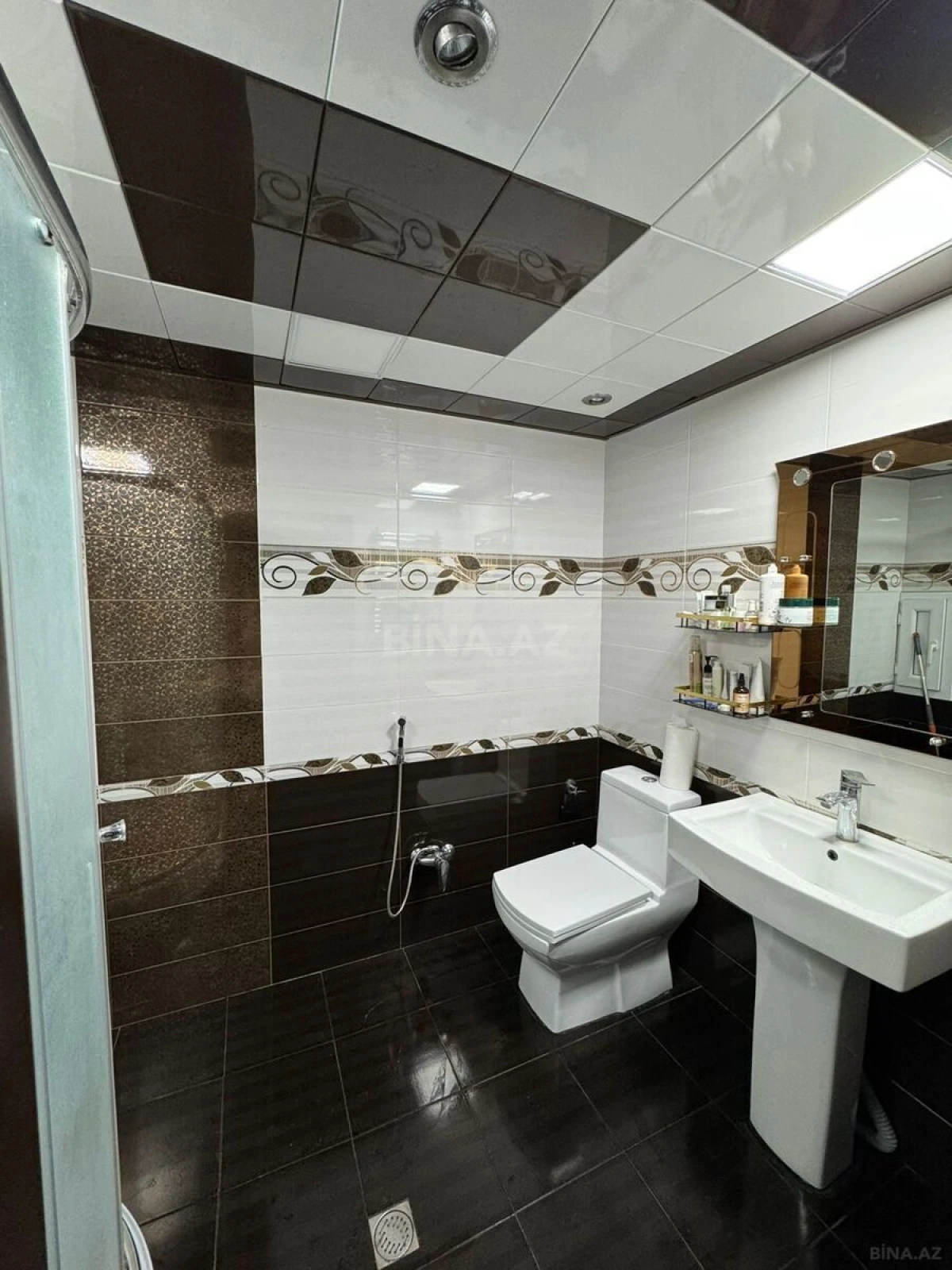 Kirayə verilir 3 otaqlı mənzil 135 m²