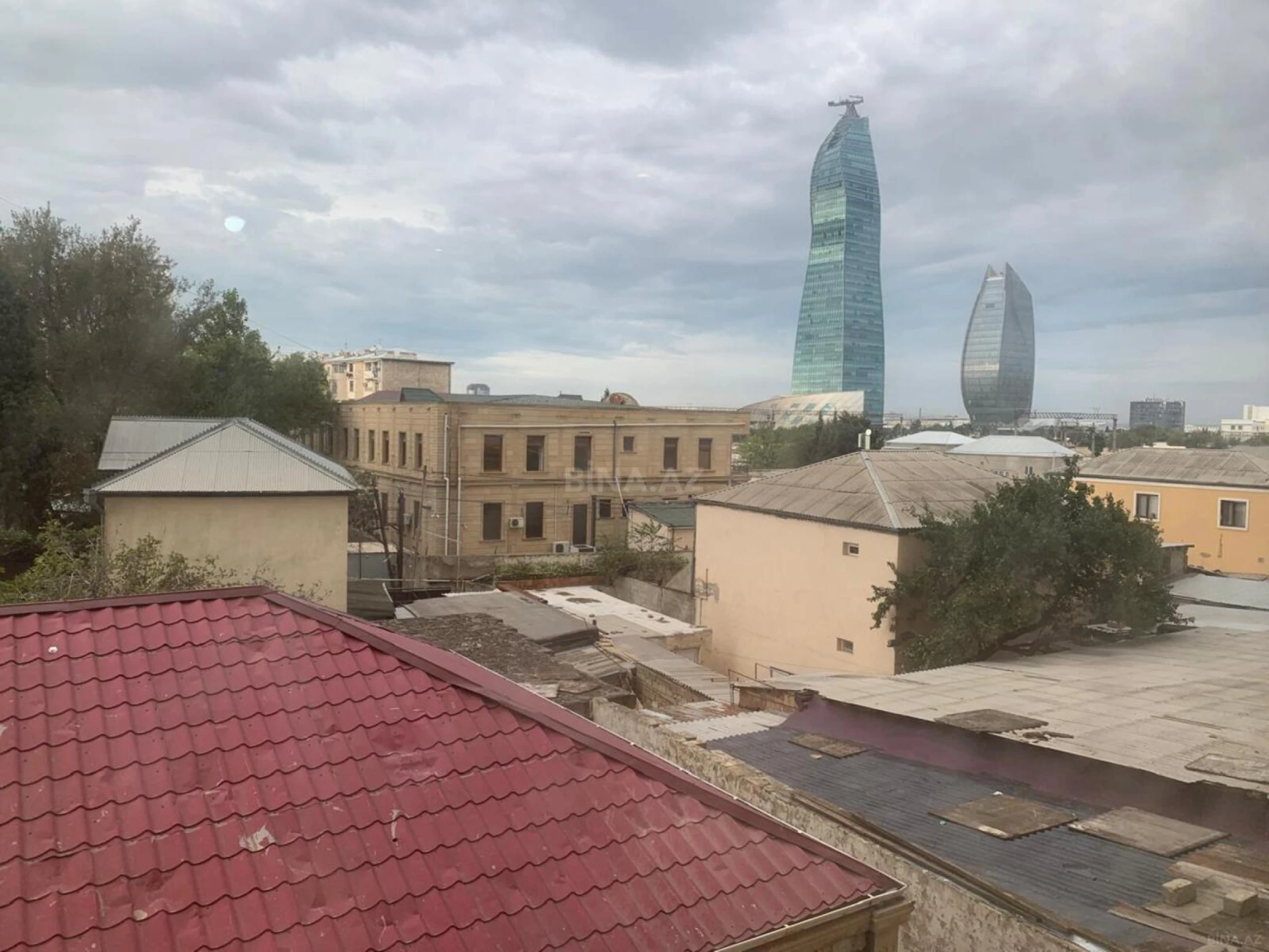 Kirayə verilir 3 otaqlı mənzil 135 m²