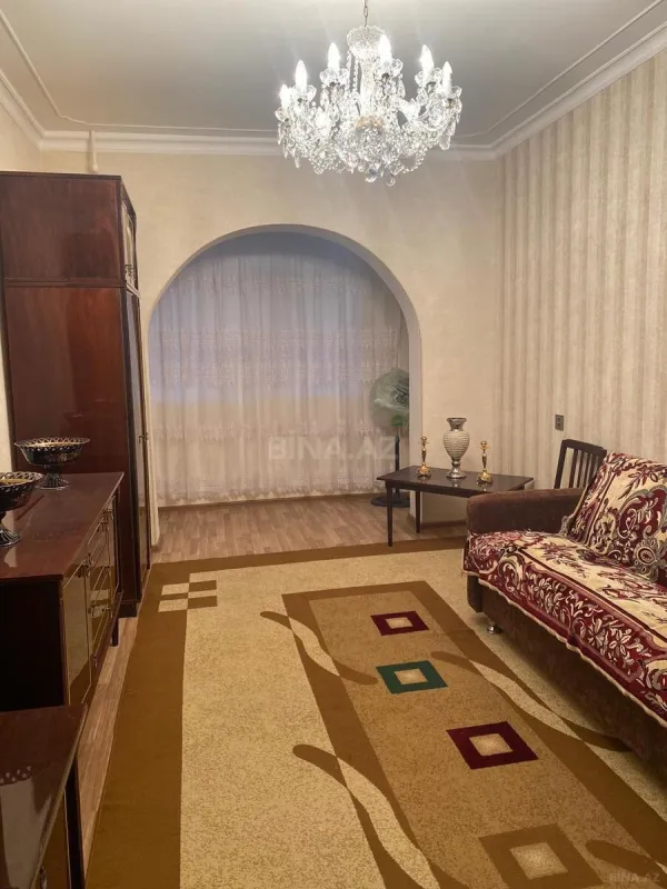Satılır 4 otaqlı mənzil 100 m²