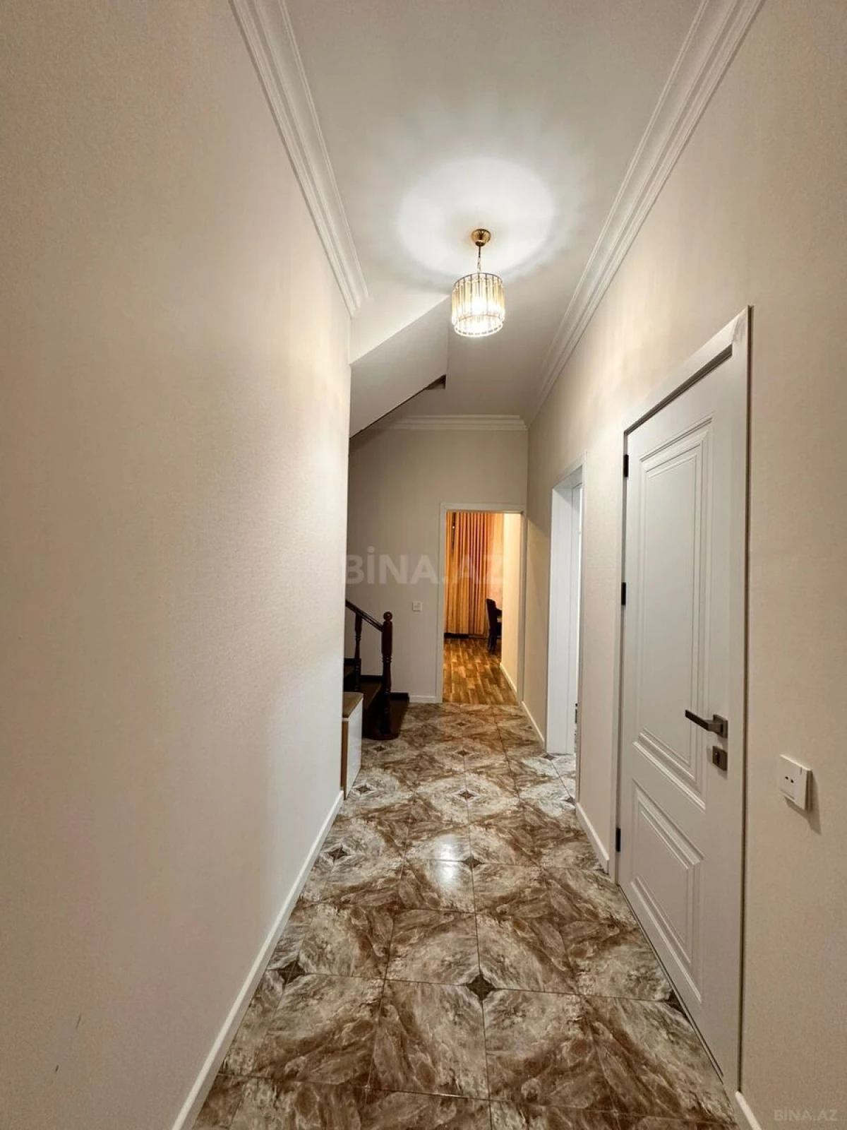 Satılır 5 otaqlı həyət evi 172 m²