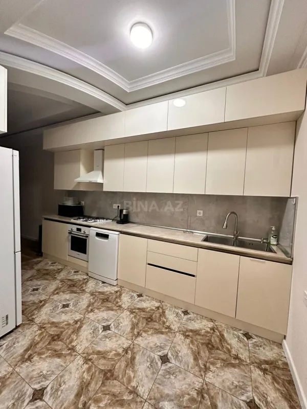 Satılır 5 otaqlı həyət evi 172 m²