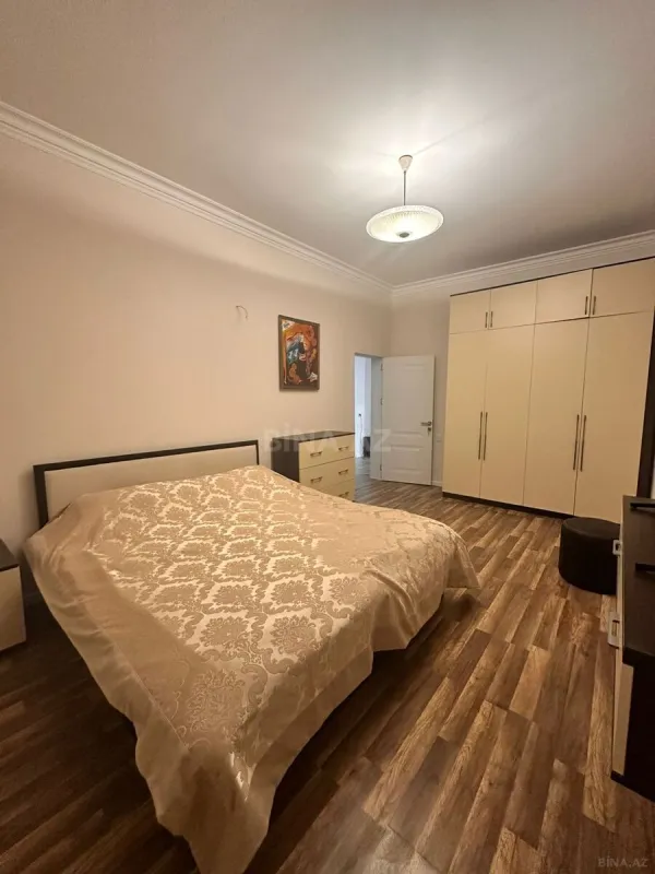 Satılır 5 otaqlı həyət evi 172 m²