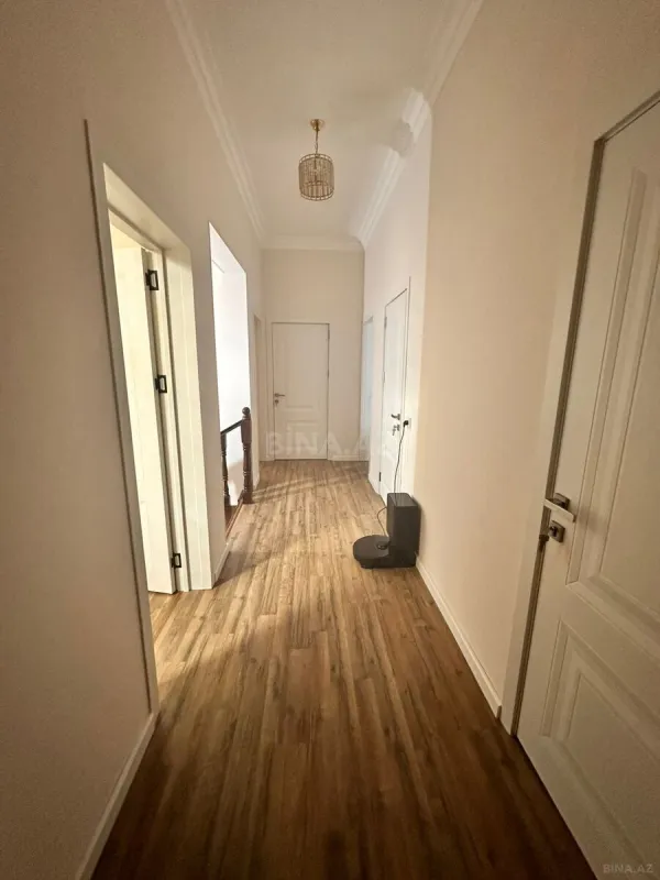 Satılır 5 otaqlı həyət evi 172 m²