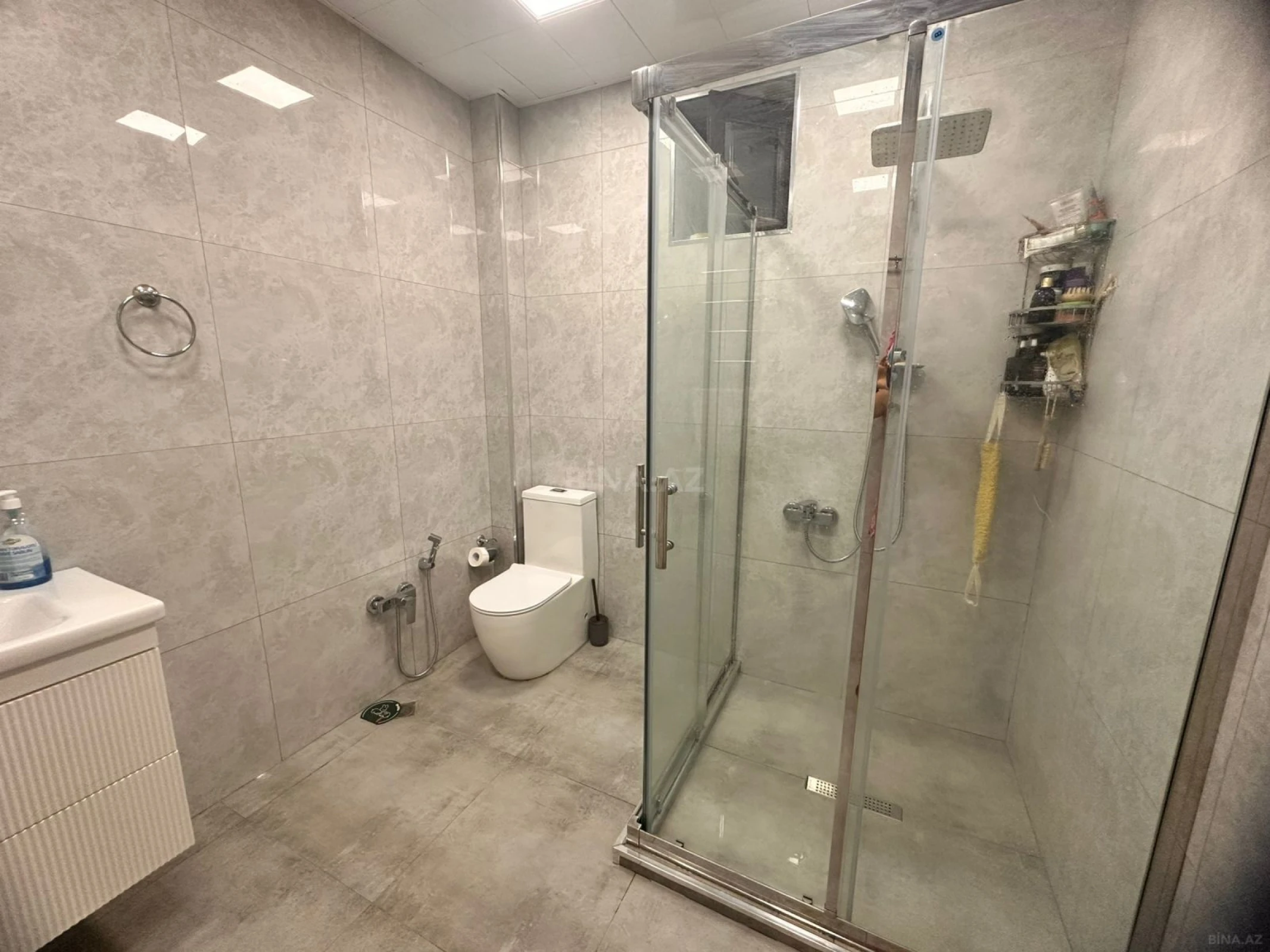 Satılır 5 otaqlı həyət evi 172 m²