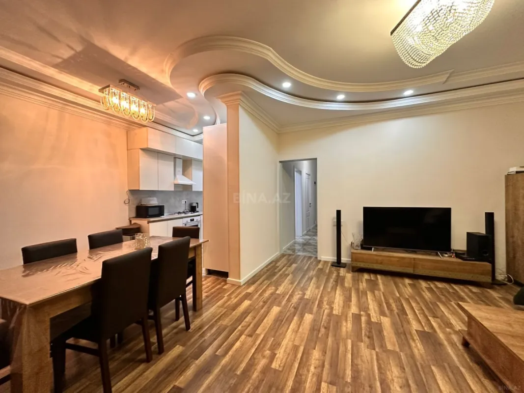 Satılır 5 otaqlı həyət evi 172 m²