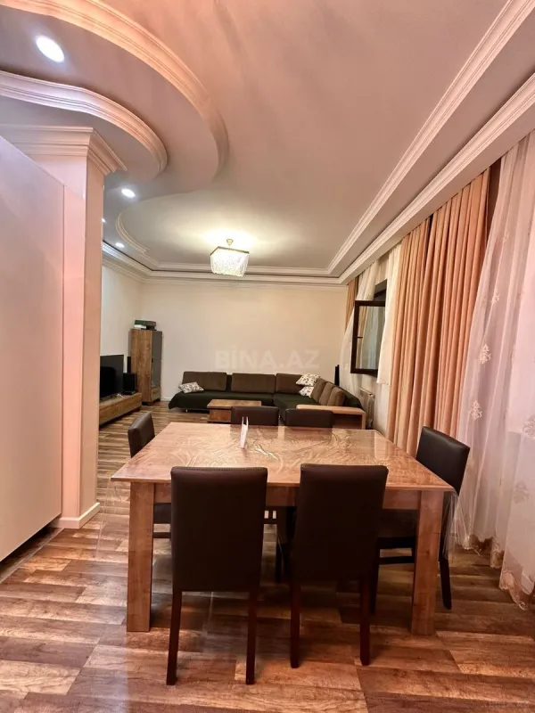 Satılır 5 otaqlı həyət evi 172 m²