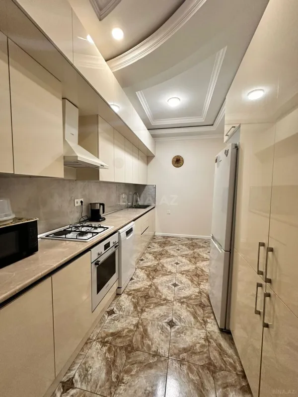 Satılır 5 otaqlı həyət evi 172 m²