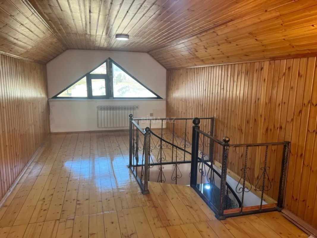 Satılır 5 otaqlı həyət evi 172 m²