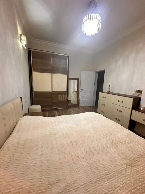 Satılır 5 otaqlı həyət evi 172 m²