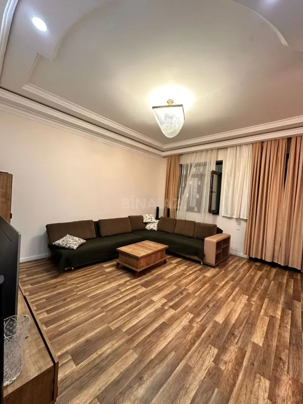 Satılır 5 otaqlı həyət evi 172 m²