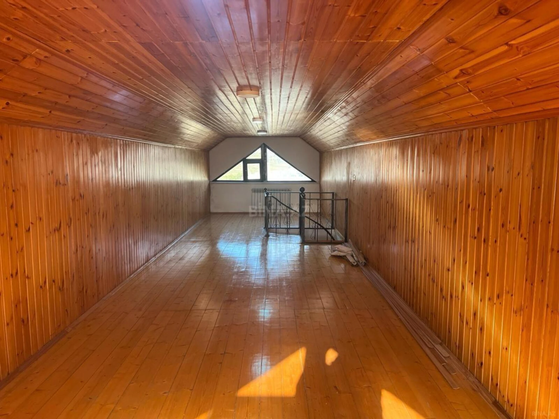 Satılır 5 otaqlı həyət evi 172 m²