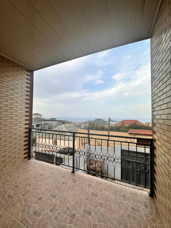 Satılır 5 otaqlı həyət evi 172 m²