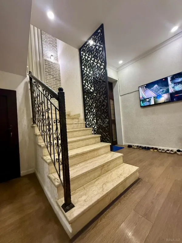 Satılır 4 otaqlı həyət evi 166 m²