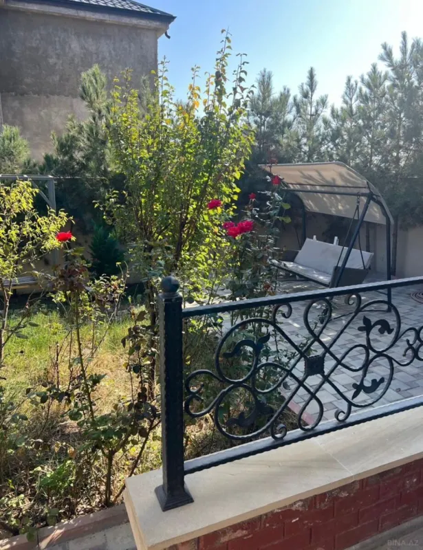 Satılır 4 otaqlı həyət evi 166 m²