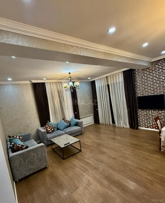 Satılır 4 otaqlı həyət evi 166 m²