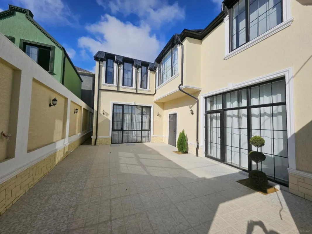 Satılır 5 otaqlı həyət evi 220 m²