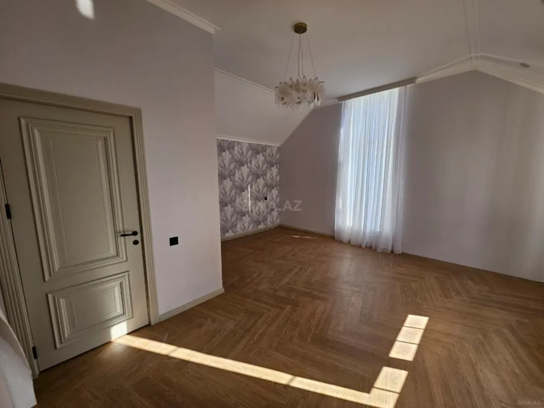 Satılır 5 otaqlı həyət evi 220 m²