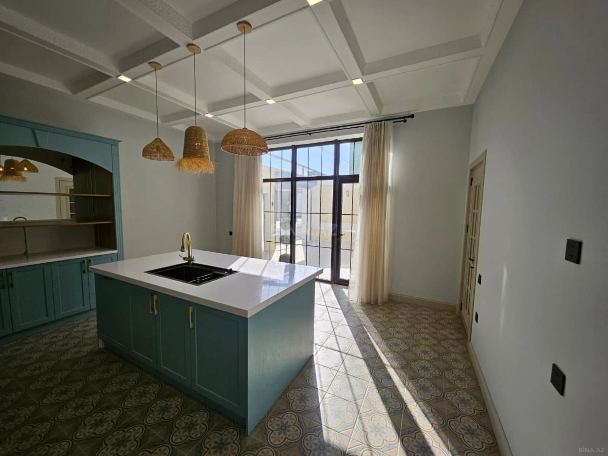 Satılır 5 otaqlı həyət evi 220 m²