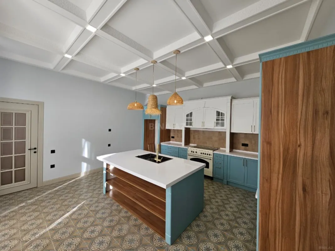 Satılır 5 otaqlı həyət evi 220 m²