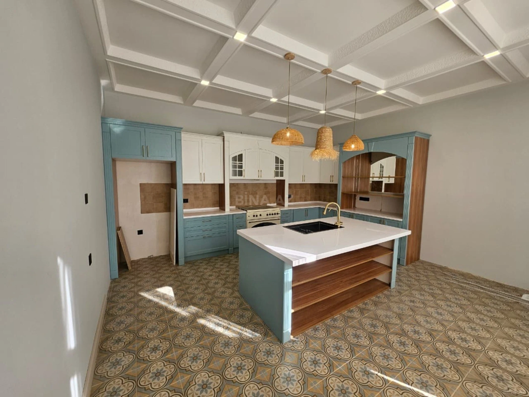 Satılır 5 otaqlı həyət evi 220 m²