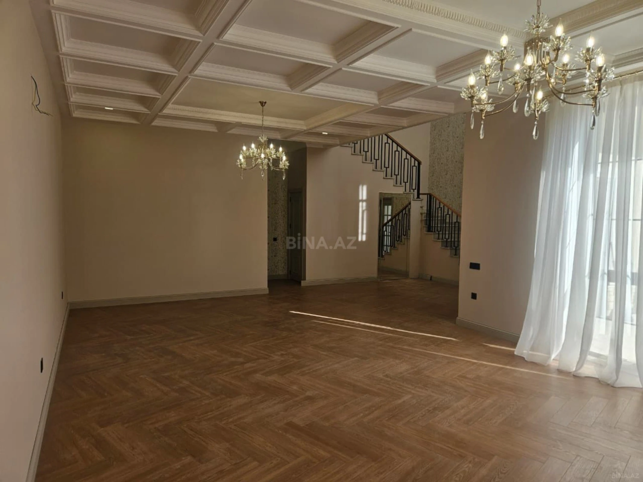 Satılır 5 otaqlı həyət evi 220 m²