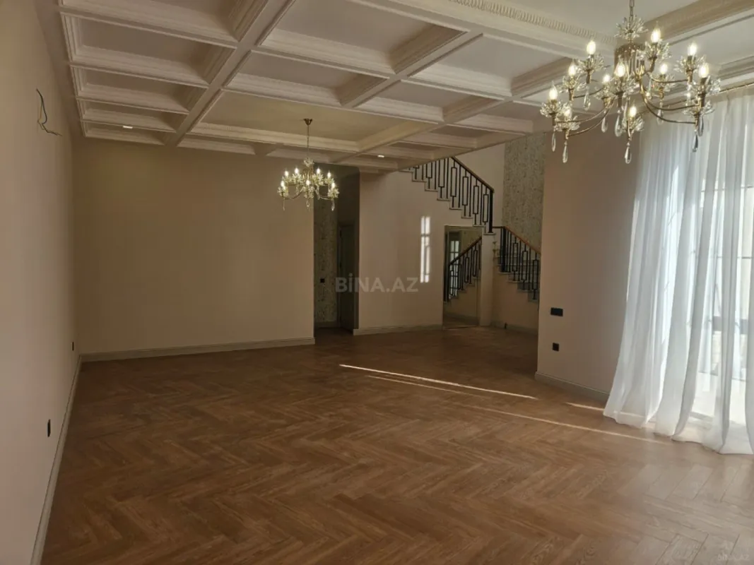 Satılır 5 otaqlı həyət evi 220 m²