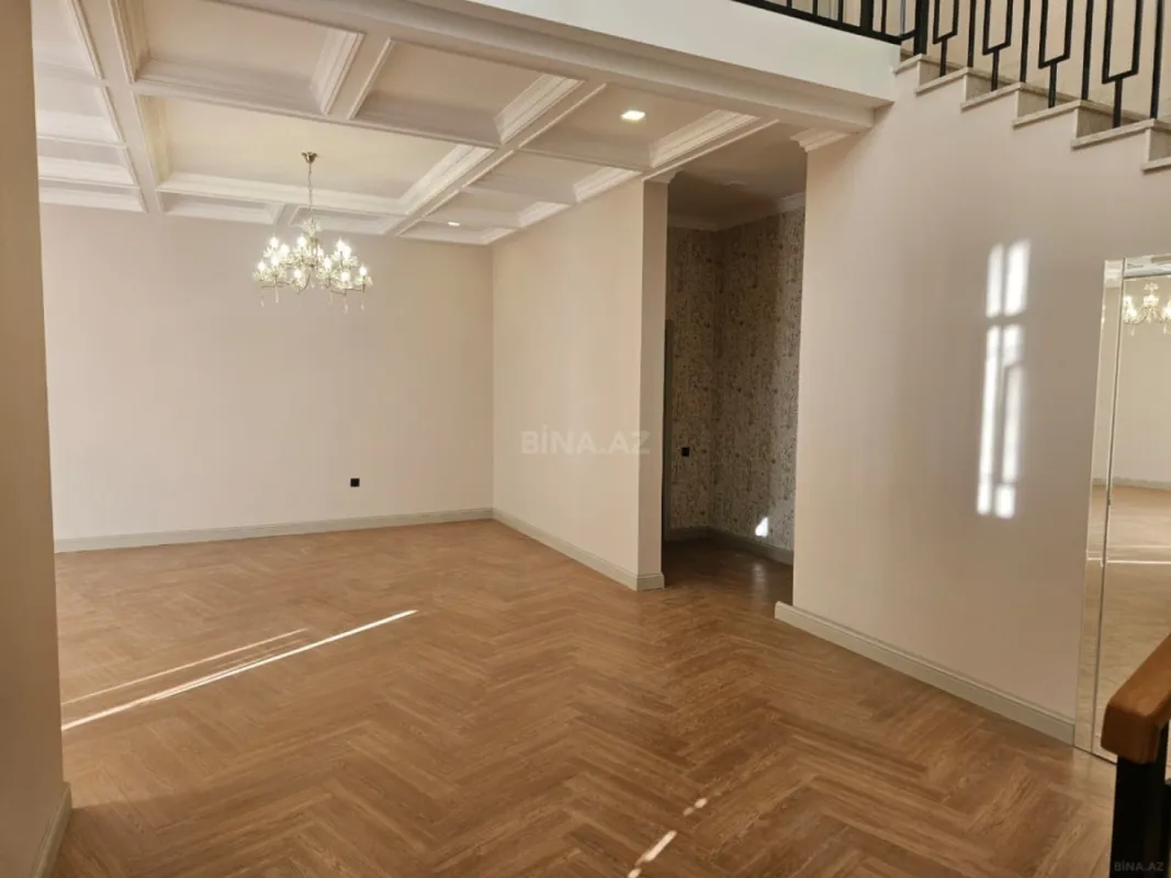 Satılır 5 otaqlı həyət evi 220 m²