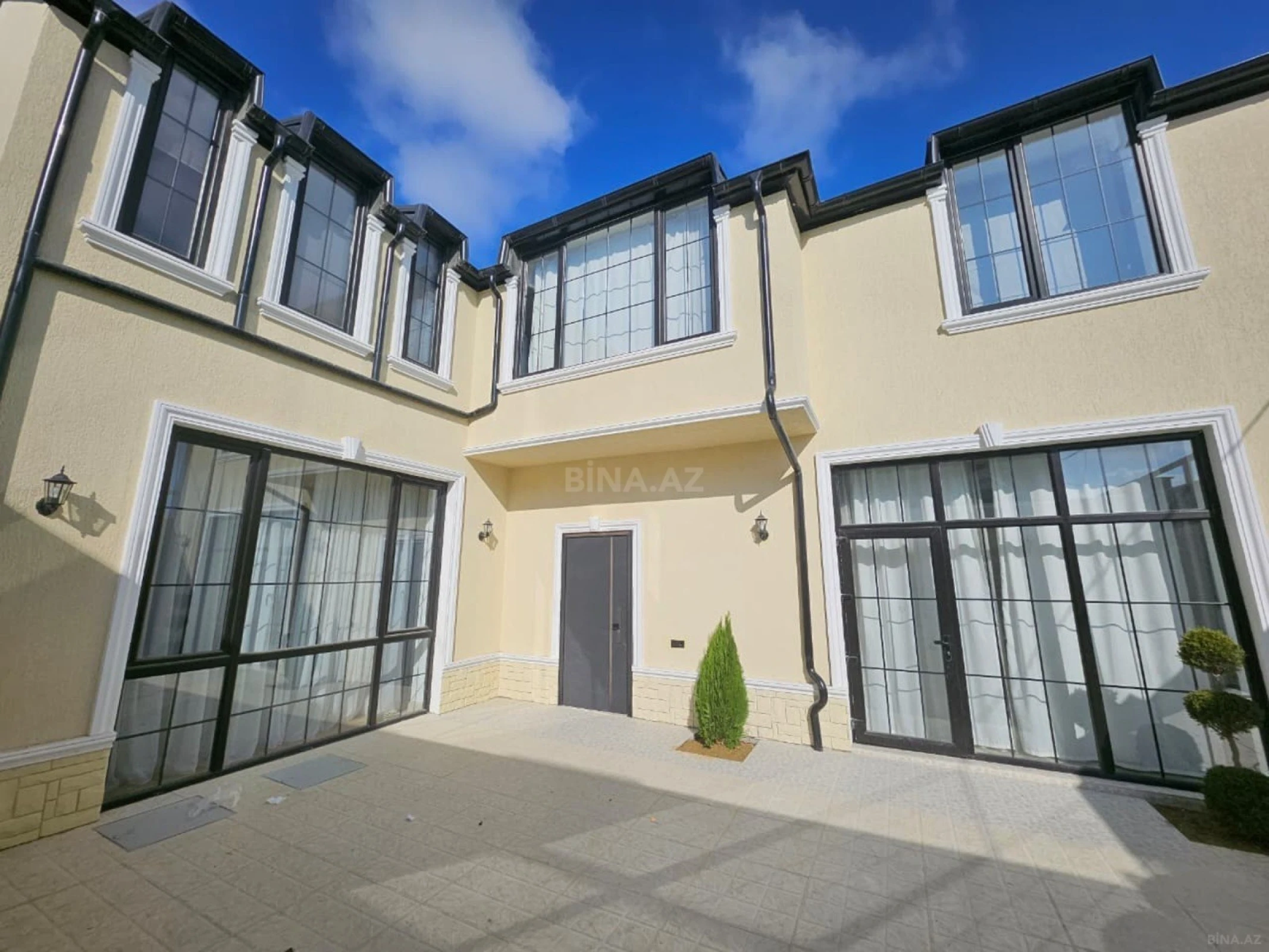 Satılır 5 otaqlı həyət evi 220 m²