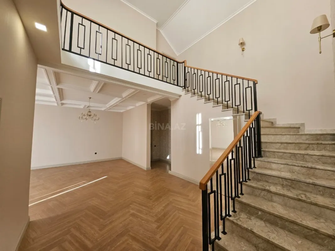 Satılır 5 otaqlı həyət evi 220 m²