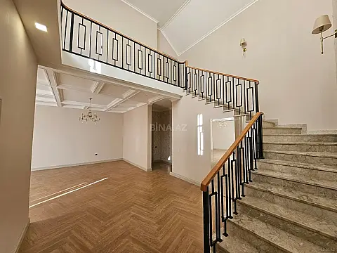 Satılır 5 otaqlı həyət evi 220 m²